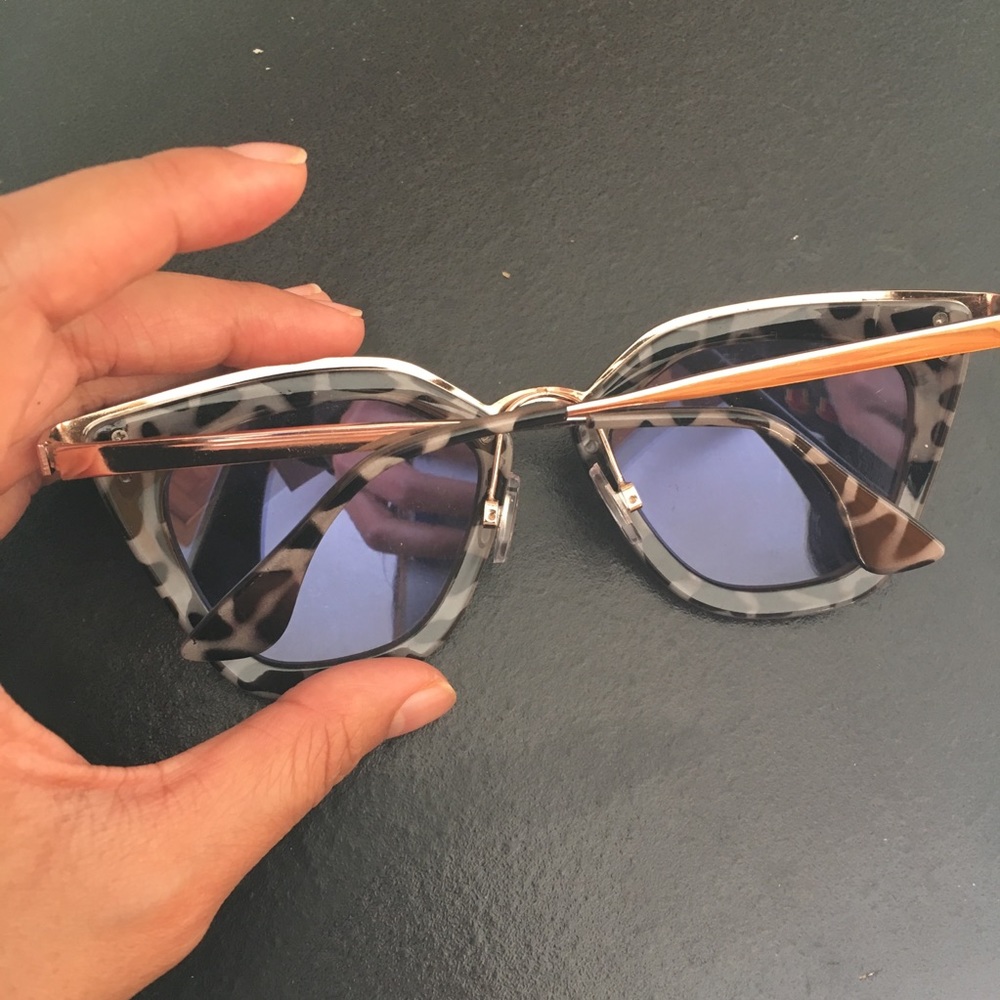 Express Patterned Sunglasses - Picture 2 of 7